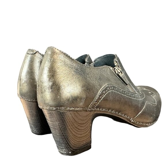 Dark Green Scalloped and Brogue/Wingtip detailed Clog booties. - Picture 14 of 14